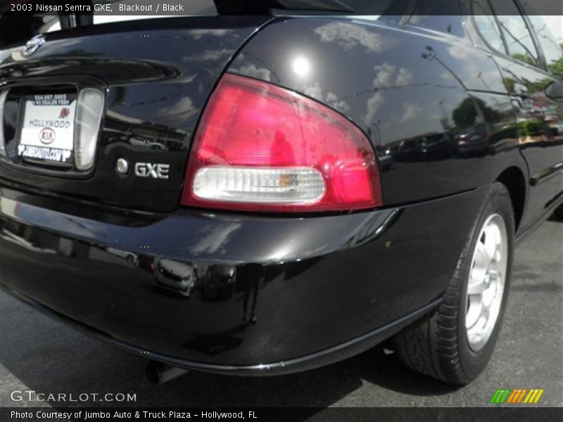 Blackout / Black 2003 Nissan Sentra GXE