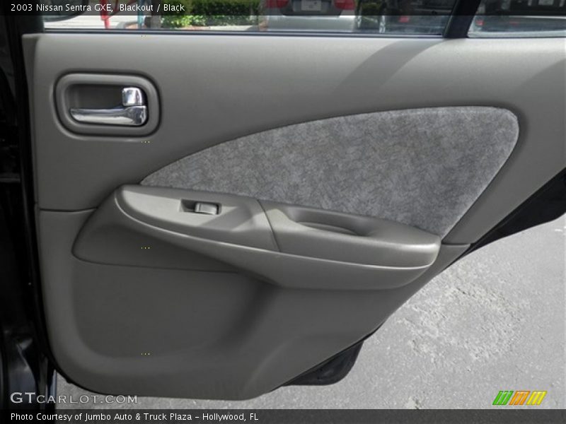 Blackout / Black 2003 Nissan Sentra GXE