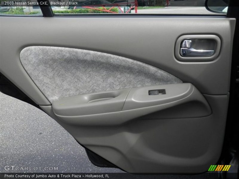 Blackout / Black 2003 Nissan Sentra GXE