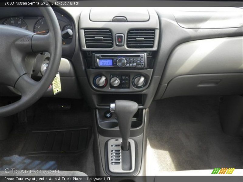Blackout / Black 2003 Nissan Sentra GXE