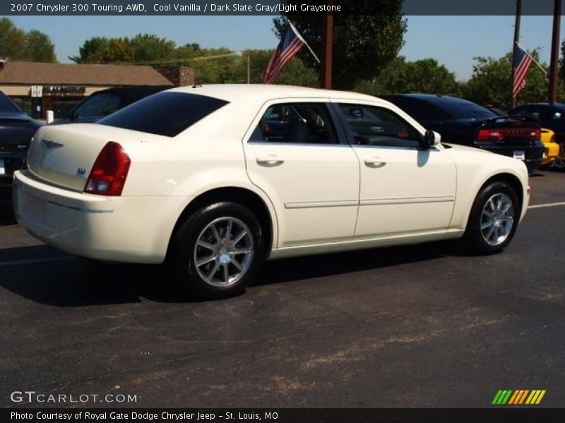 Cool Vanilla / Dark Slate Gray/Light Graystone 2007 Chrysler 300 Touring AWD