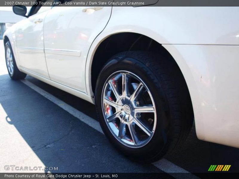 Cool Vanilla / Dark Slate Gray/Light Graystone 2007 Chrysler 300 Touring AWD