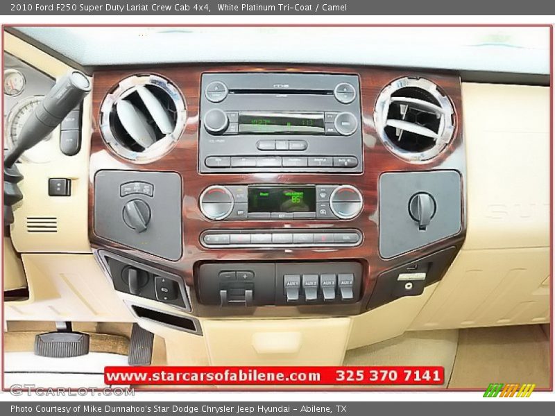 White Platinum Tri-Coat / Camel 2010 Ford F250 Super Duty Lariat Crew Cab 4x4