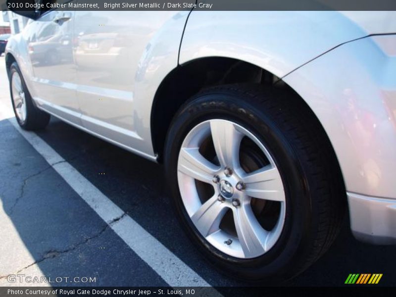 Bright Silver Metallic / Dark Slate Gray 2010 Dodge Caliber Mainstreet