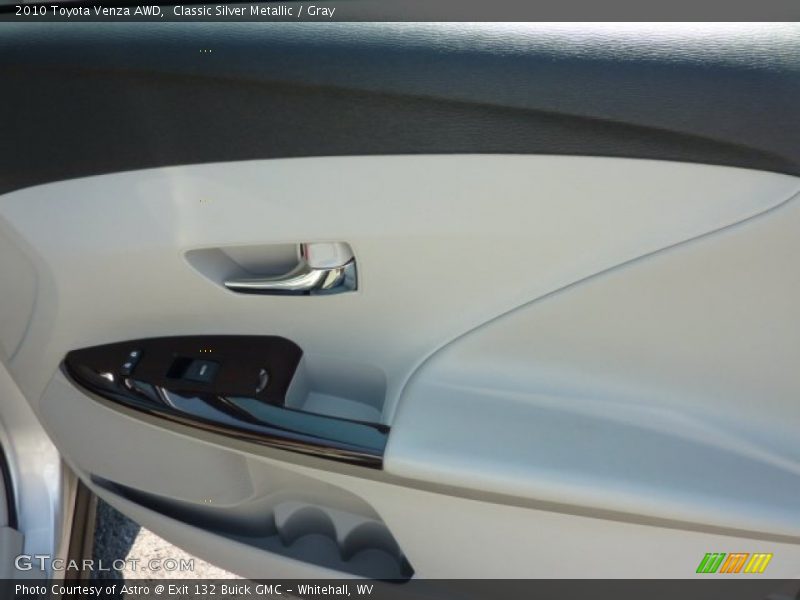 Classic Silver Metallic / Gray 2010 Toyota Venza AWD