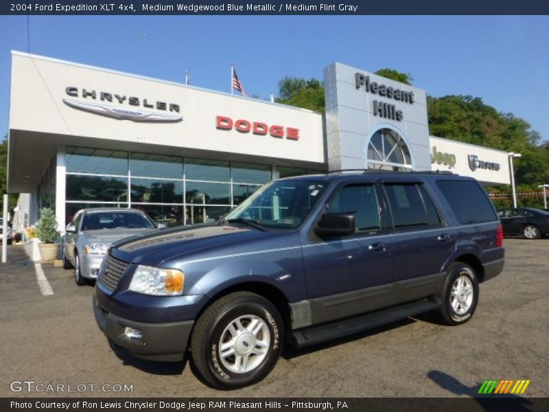 Medium Wedgewood Blue Metallic / Medium Flint Gray 2004 Ford Expedition XLT 4x4