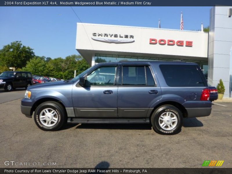 Medium Wedgewood Blue Metallic / Medium Flint Gray 2004 Ford Expedition XLT 4x4