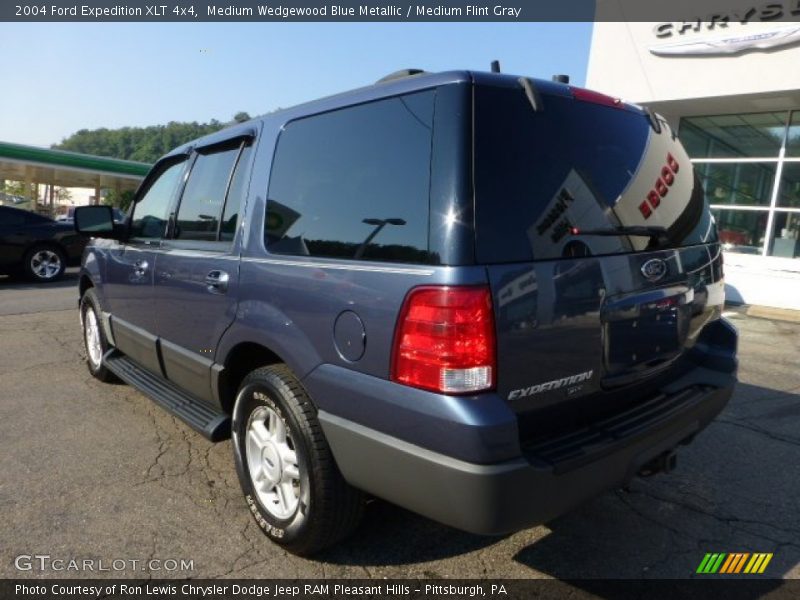 Medium Wedgewood Blue Metallic / Medium Flint Gray 2004 Ford Expedition XLT 4x4