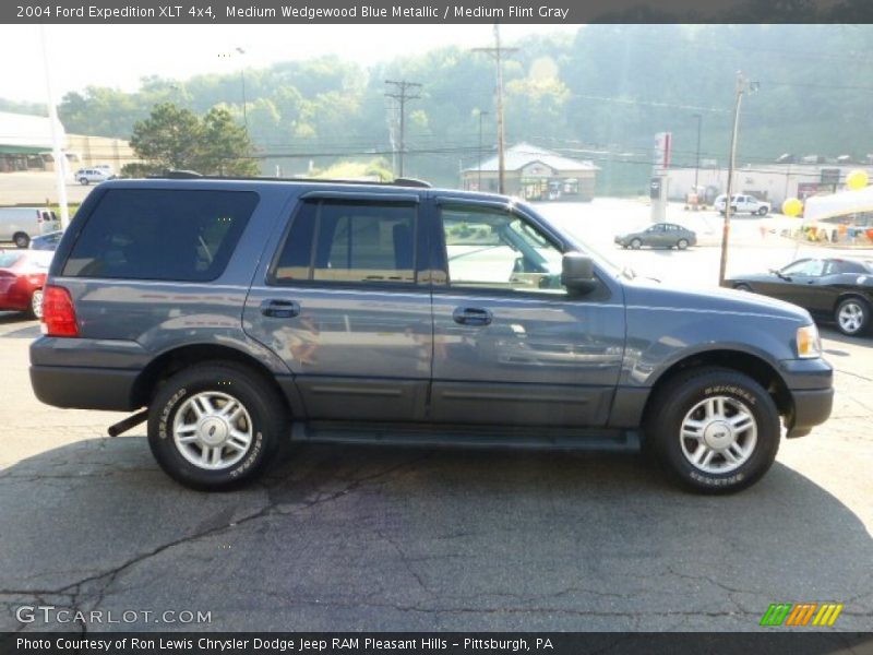 Medium Wedgewood Blue Metallic / Medium Flint Gray 2004 Ford Expedition XLT 4x4