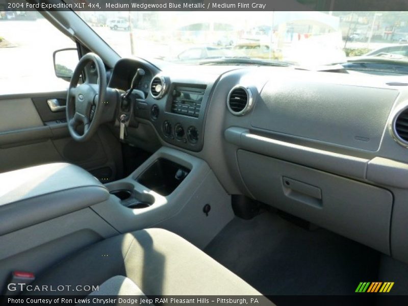 Medium Wedgewood Blue Metallic / Medium Flint Gray 2004 Ford Expedition XLT 4x4