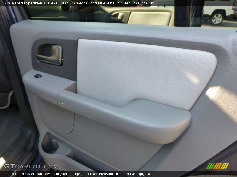 Medium Wedgewood Blue Metallic / Medium Flint Gray 2004 Ford Expedition XLT 4x4