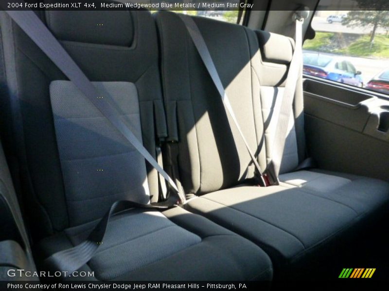 Medium Wedgewood Blue Metallic / Medium Flint Gray 2004 Ford Expedition XLT 4x4