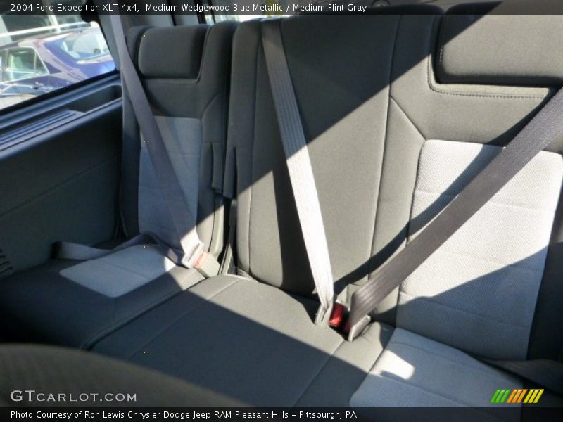 Medium Wedgewood Blue Metallic / Medium Flint Gray 2004 Ford Expedition XLT 4x4