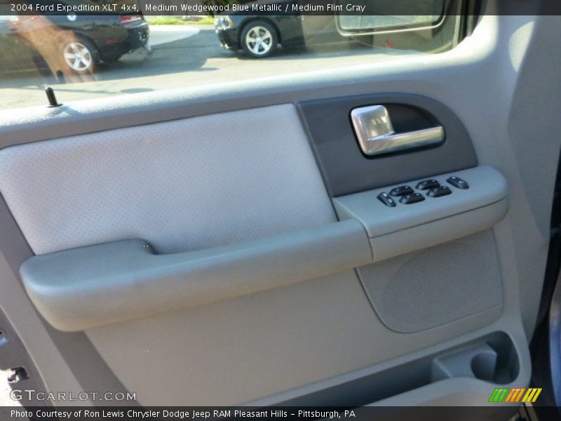 Medium Wedgewood Blue Metallic / Medium Flint Gray 2004 Ford Expedition XLT 4x4