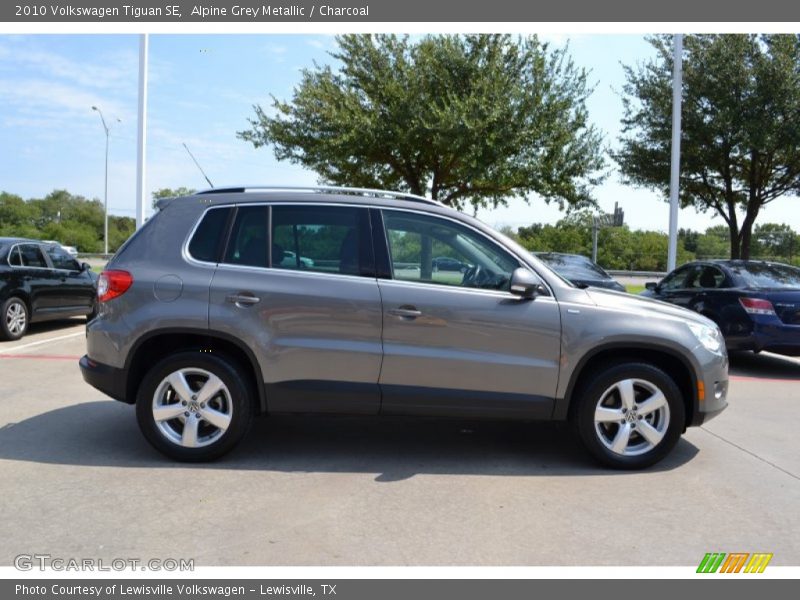 Alpine Grey Metallic / Charcoal 2010 Volkswagen Tiguan SE