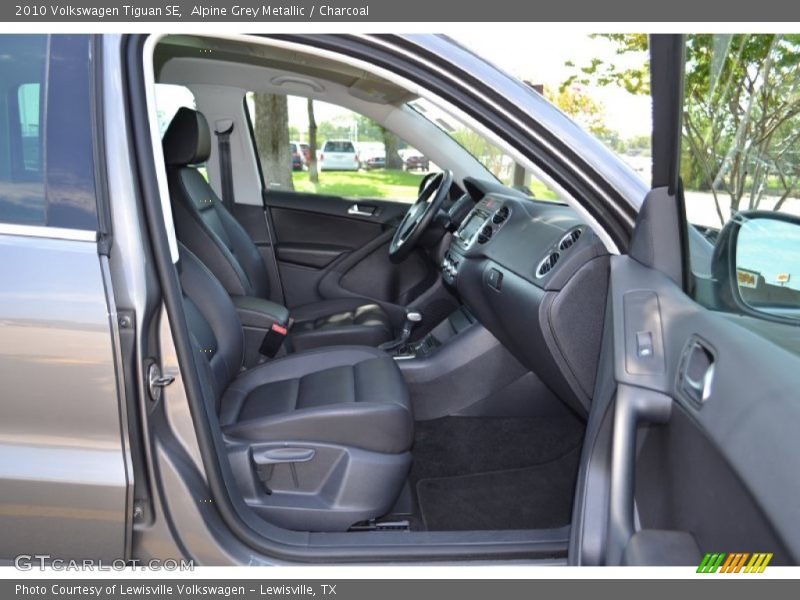 Alpine Grey Metallic / Charcoal 2010 Volkswagen Tiguan SE
