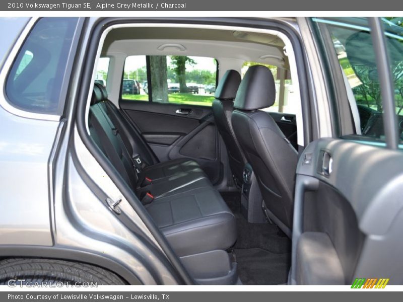 Alpine Grey Metallic / Charcoal 2010 Volkswagen Tiguan SE