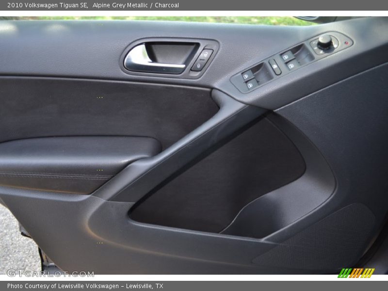 Alpine Grey Metallic / Charcoal 2010 Volkswagen Tiguan SE