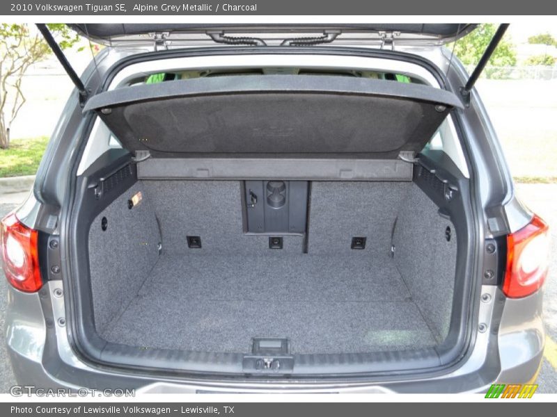 Alpine Grey Metallic / Charcoal 2010 Volkswagen Tiguan SE