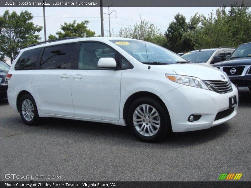 Super White / Light Gray 2011 Toyota Sienna XLE