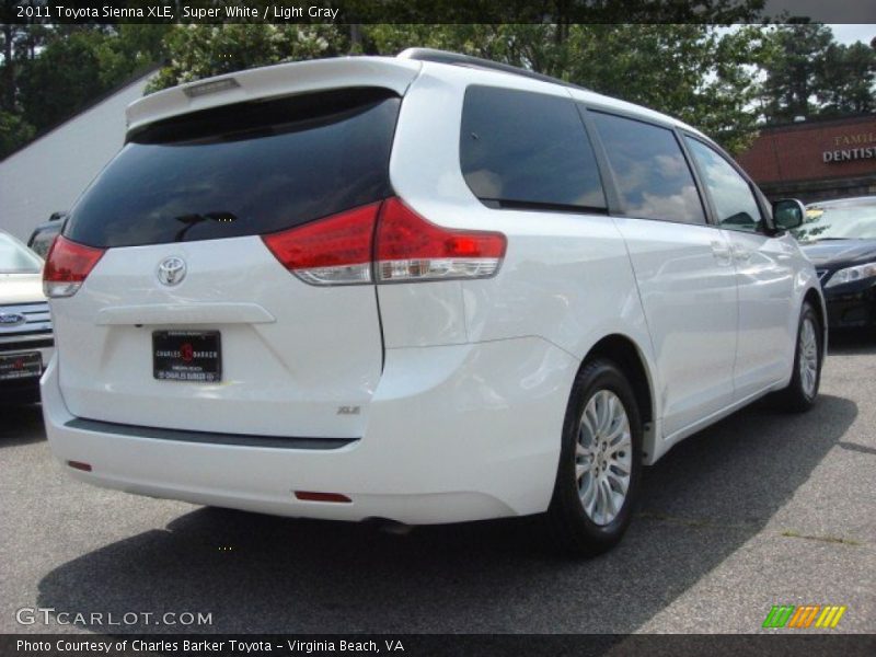 Super White / Light Gray 2011 Toyota Sienna XLE