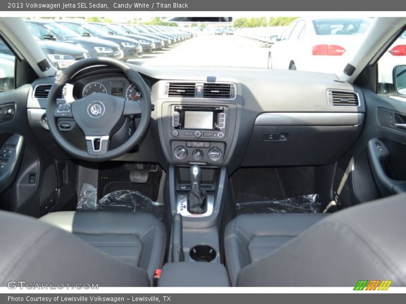 Candy White / Titan Black 2013 Volkswagen Jetta SEL Sedan