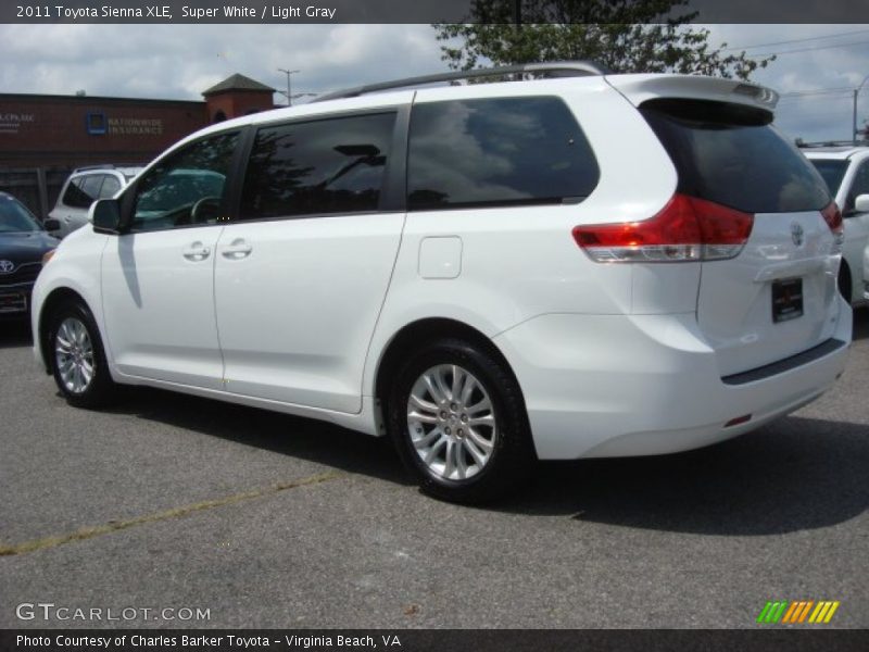 Super White / Light Gray 2011 Toyota Sienna XLE