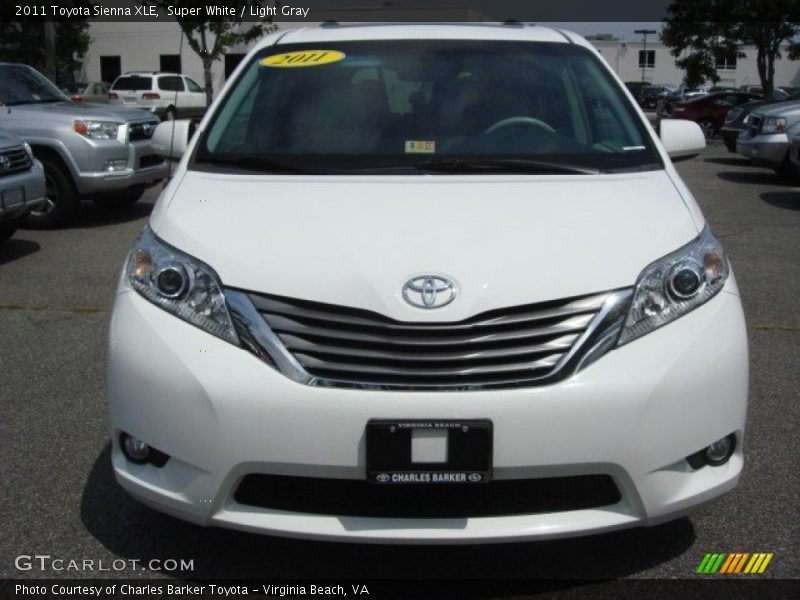 Super White / Light Gray 2011 Toyota Sienna XLE