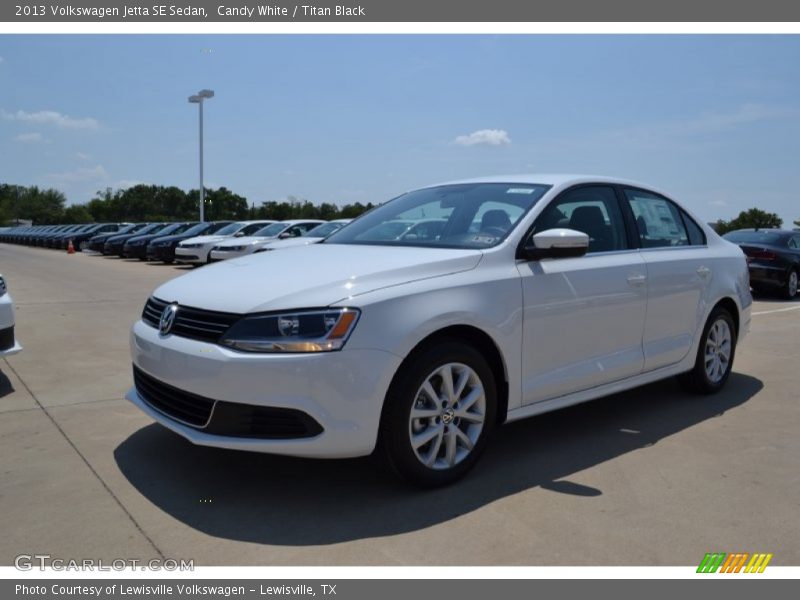 Candy White / Titan Black 2013 Volkswagen Jetta SE Sedan