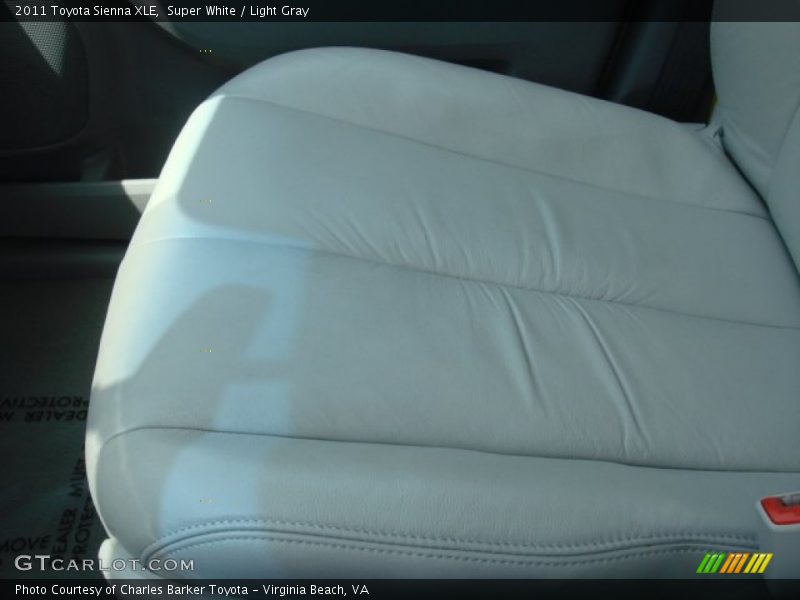 Super White / Light Gray 2011 Toyota Sienna XLE