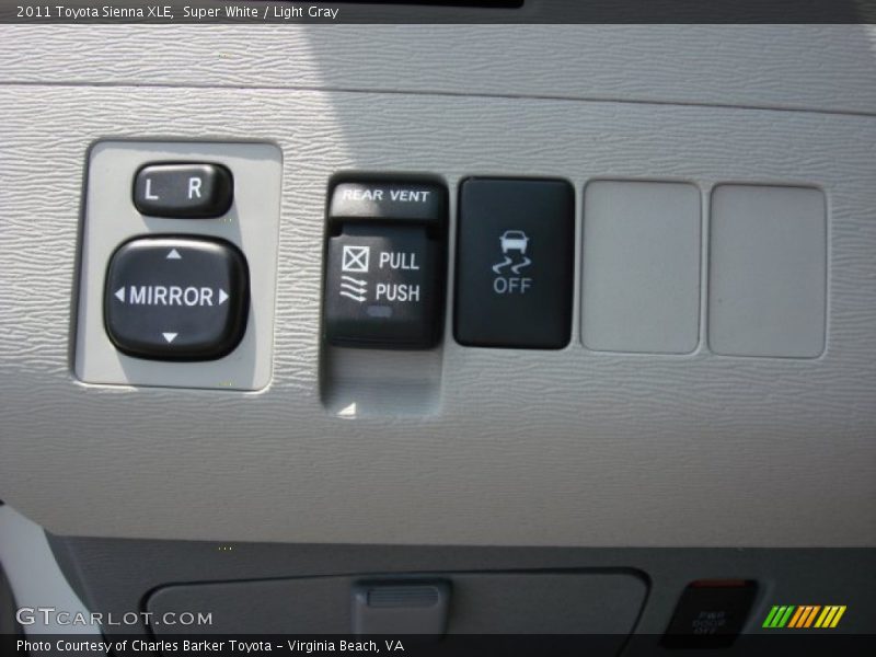 Super White / Light Gray 2011 Toyota Sienna XLE