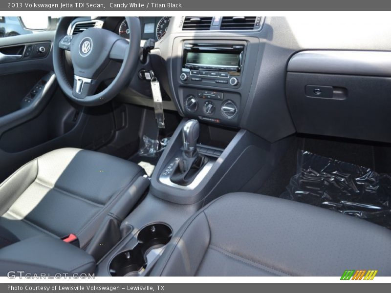 Candy White / Titan Black 2013 Volkswagen Jetta TDI Sedan