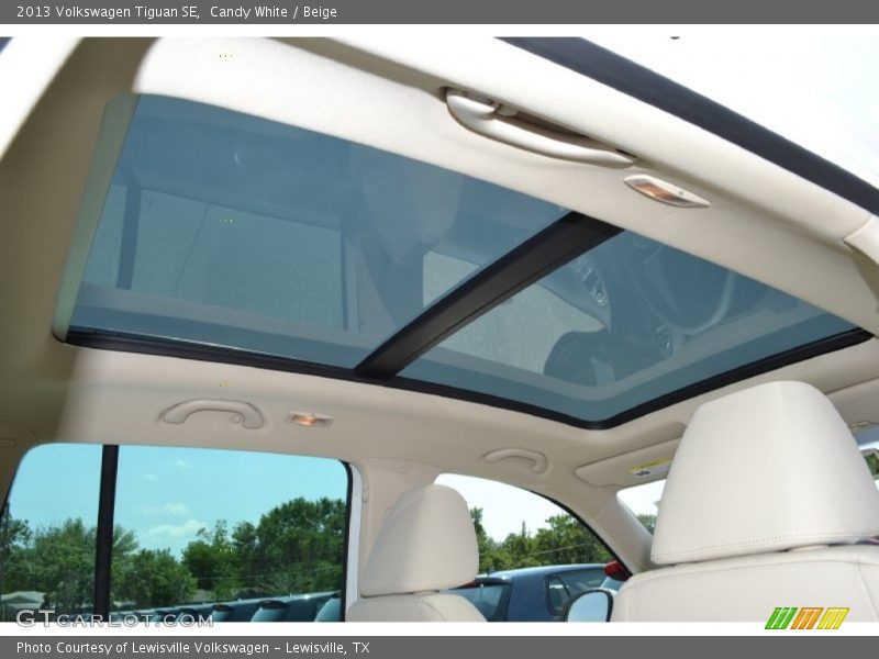 Candy White / Beige 2013 Volkswagen Tiguan SE