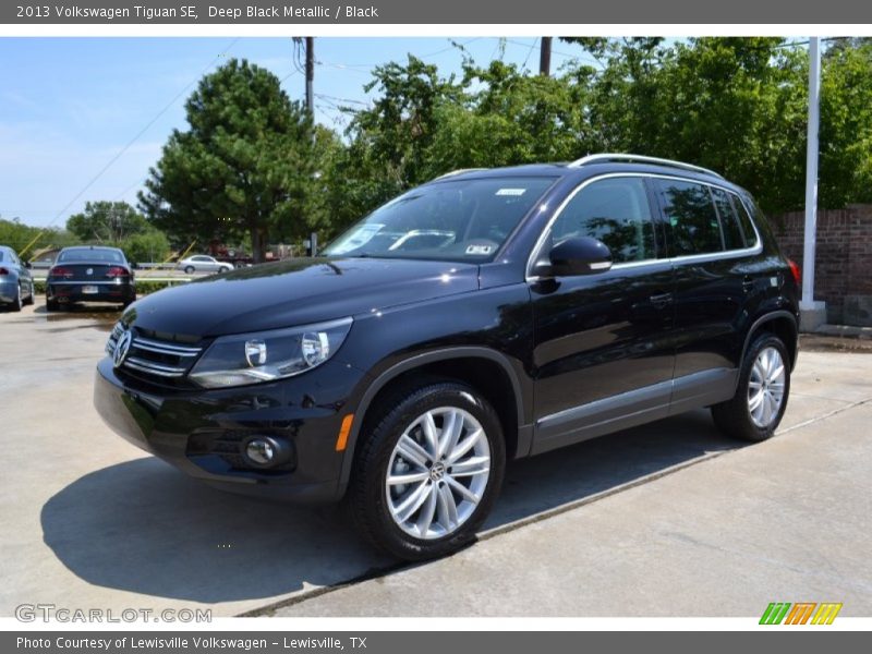 Deep Black Metallic / Black 2013 Volkswagen Tiguan SE