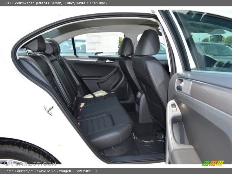 Candy White / Titan Black 2013 Volkswagen Jetta SEL Sedan