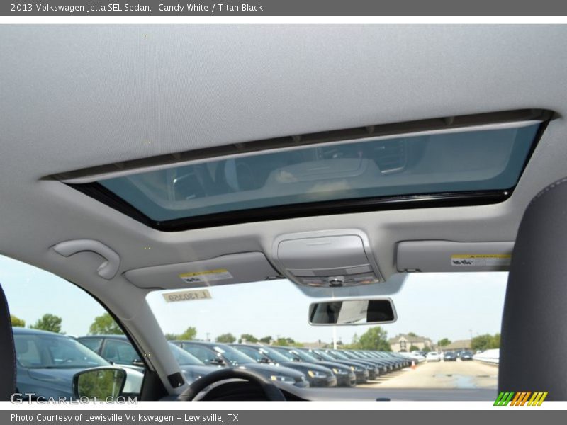 Candy White / Titan Black 2013 Volkswagen Jetta SEL Sedan