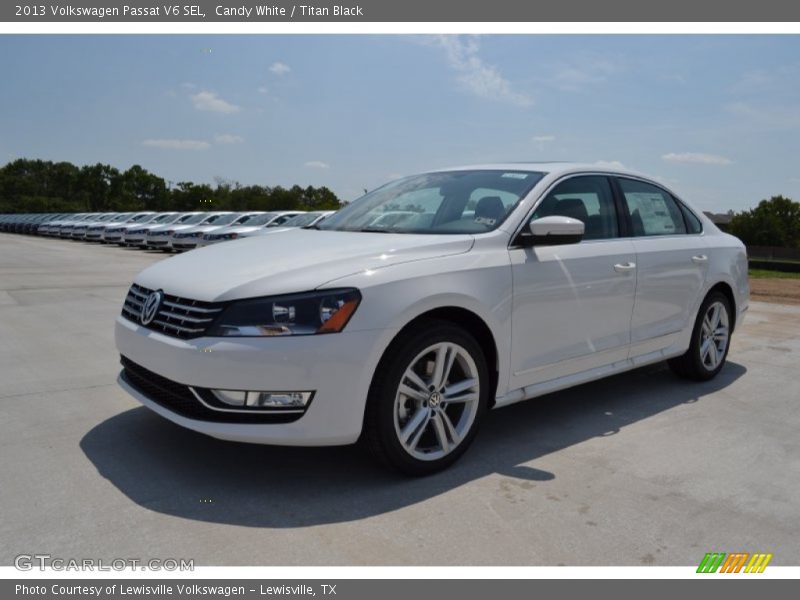 Candy White / Titan Black 2013 Volkswagen Passat V6 SEL