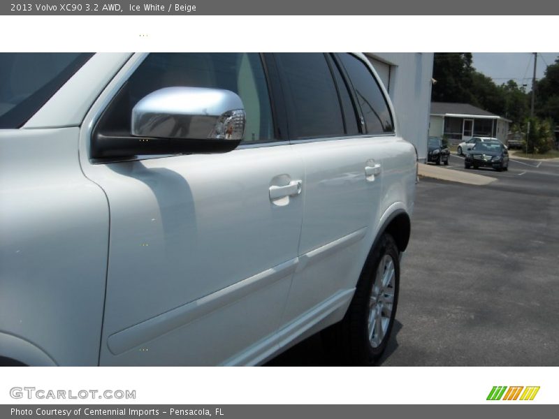 Ice White / Beige 2013 Volvo XC90 3.2 AWD