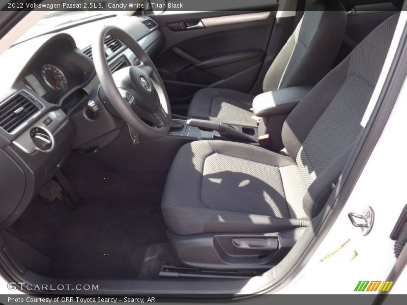 Candy White / Titan Black 2012 Volkswagen Passat 2.5L S