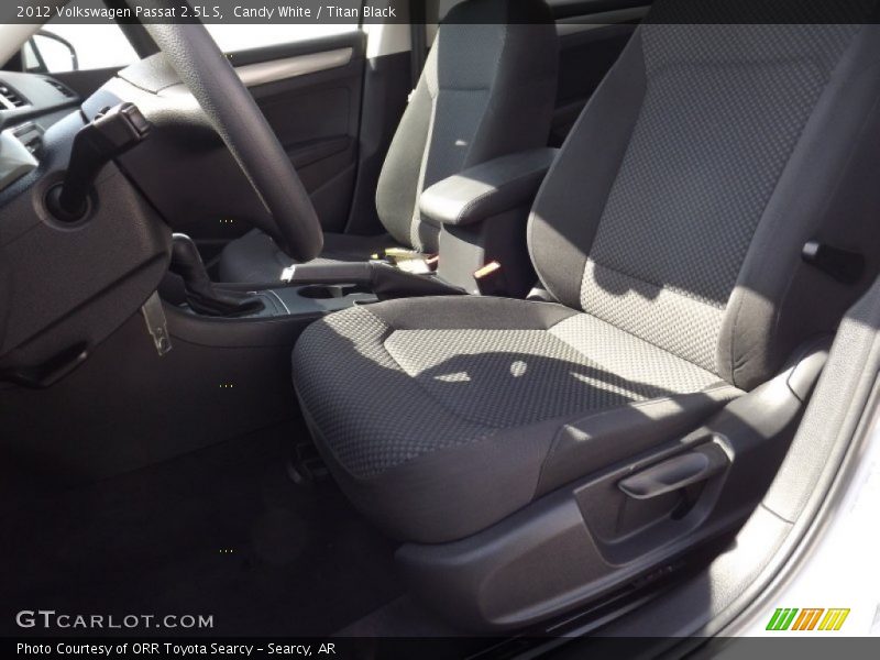 Candy White / Titan Black 2012 Volkswagen Passat 2.5L S