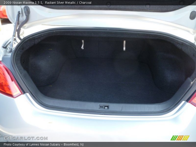 Radiant Silver Metallic / Charcoal 2009 Nissan Maxima 3.5 S