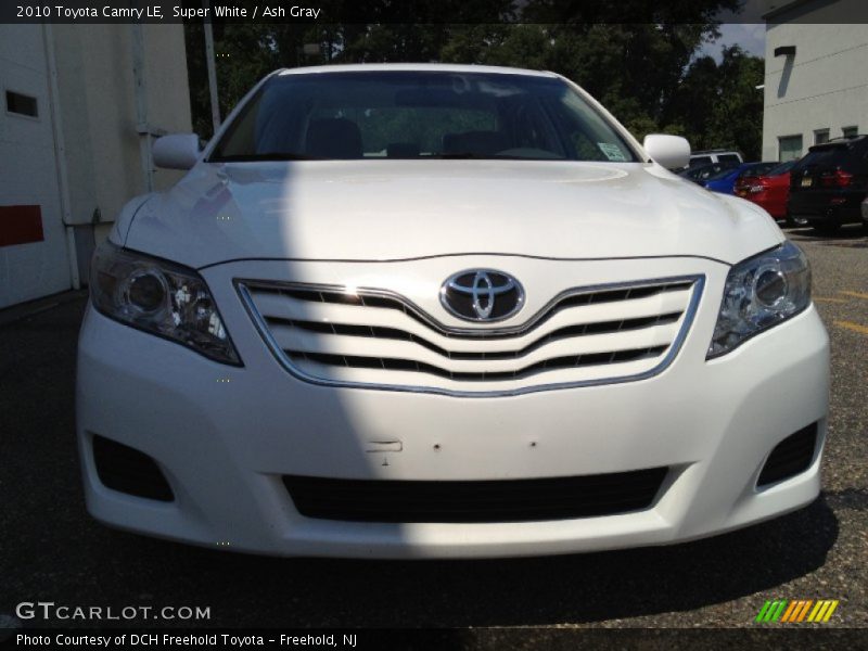 Super White / Ash Gray 2010 Toyota Camry LE