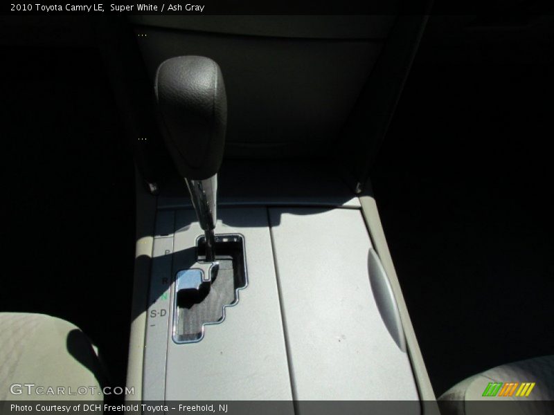 Super White / Ash Gray 2010 Toyota Camry LE