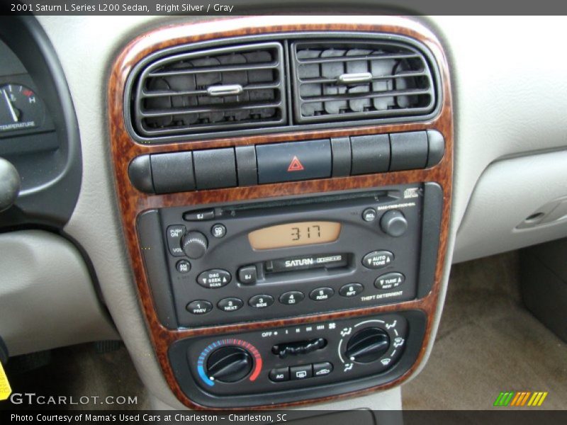 Bright Silver / Gray 2001 Saturn L Series L200 Sedan