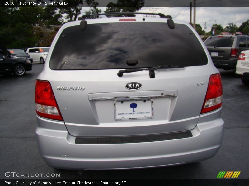 Silver / Gray 2006 Kia Sorento LX