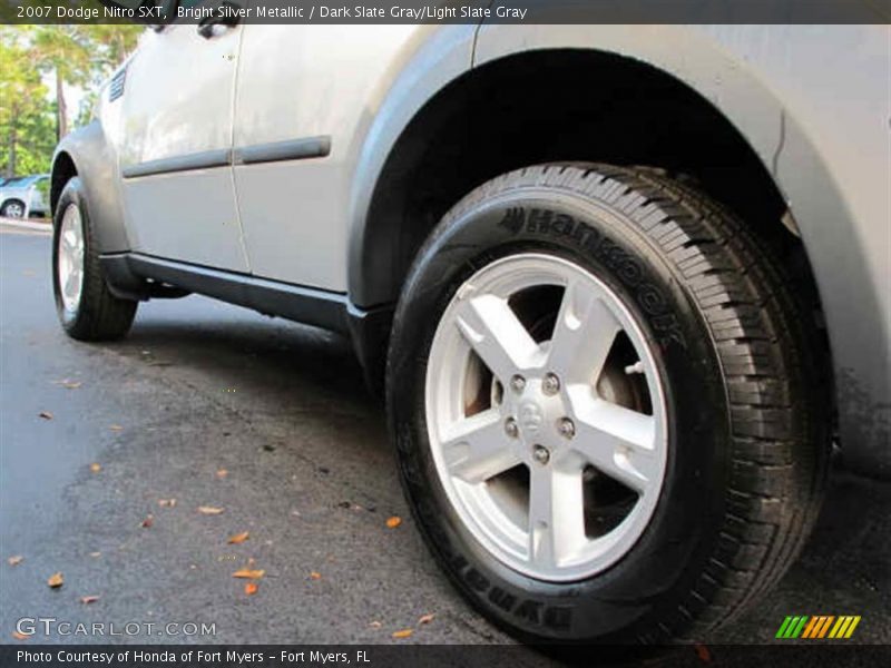 Bright Silver Metallic / Dark Slate Gray/Light Slate Gray 2007 Dodge Nitro SXT