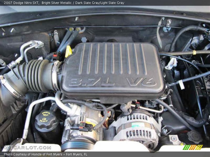 Bright Silver Metallic / Dark Slate Gray/Light Slate Gray 2007 Dodge Nitro SXT
