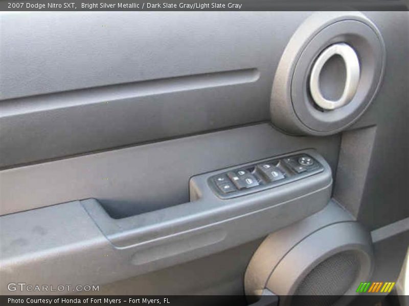 Bright Silver Metallic / Dark Slate Gray/Light Slate Gray 2007 Dodge Nitro SXT