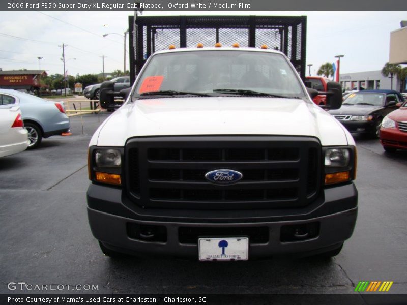 Oxford White / Medium Flint 2006 Ford F350 Super Duty XL Regular Cab Flatbed
