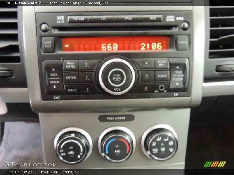 Fresh Powder White / Charcoal/Steel 2008 Nissan Sentra 2.0